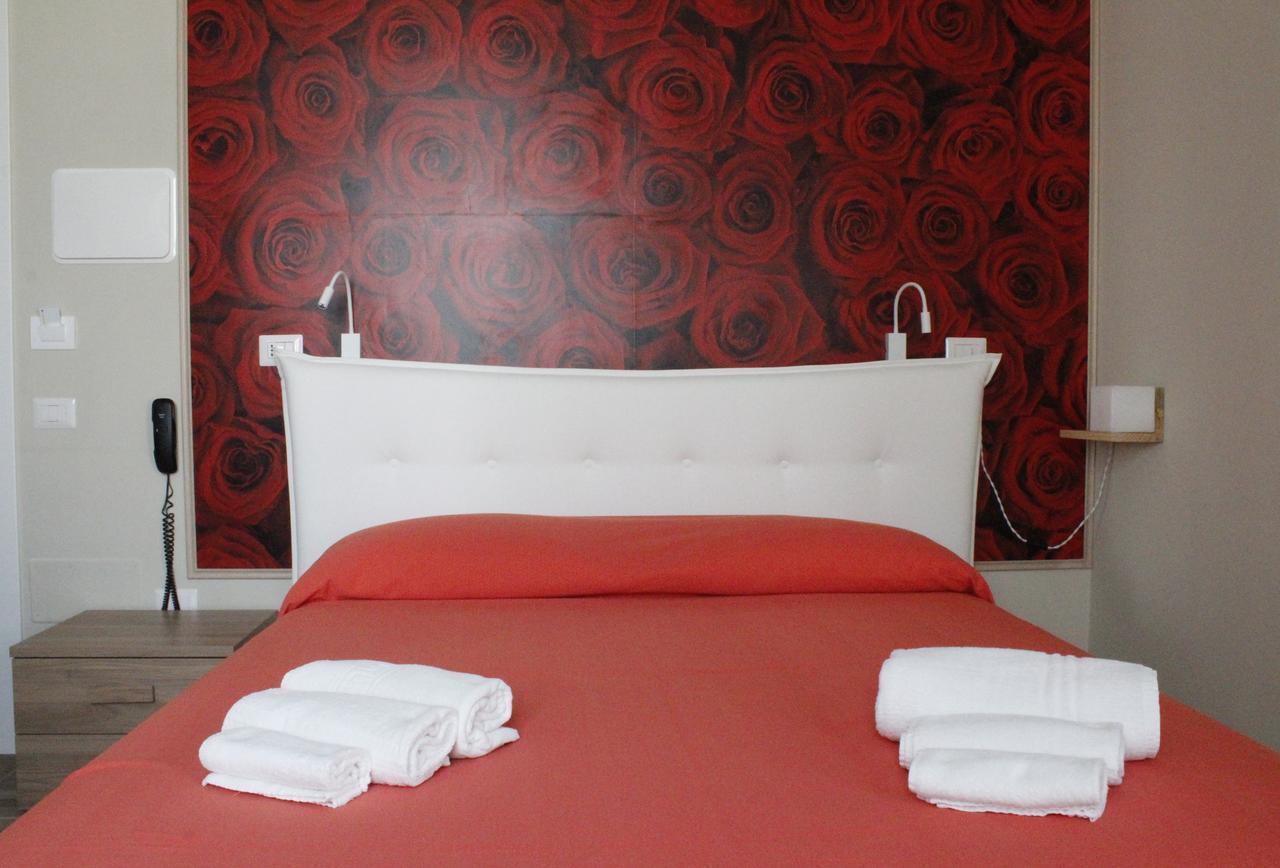 Hotel Royal - Beauty & Spa Porto Cesareo Exterior foto